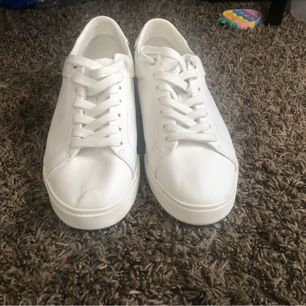 Zara 43 Low Top Snake Skin White Sneakers
